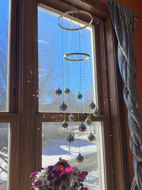 Diy Disco Ball Chandelier, Disco Balls Room Decor, Disco Ball Chandelier Diy, Disco Ball Ideas, Groovy Apartment Decor, Disco Ball Mobile, Disco Ball Dorm Room, Small Disco Ball Decor, Room Inspo Disco Ball