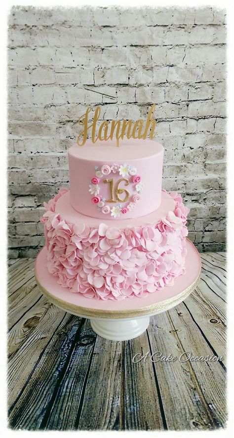 Pretty pink 16th birthday cake ❤ Pink 16th Birthday Cake, 16th Birthday Cakes, 16th Birthday Cake For Girls, Pink Ruffle Cake, Fondant Girl, 16th Birthday Cake, Sweet Sixteen Cakes, Pink Sweets, Sweet 16 Birthday Cake