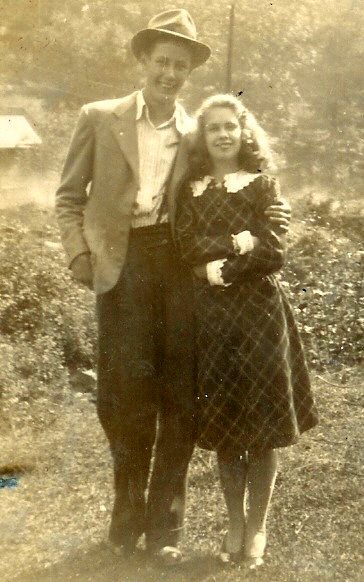 Geraldine & Clarence c1939. Vintage Appalachian Photos, 1920s Appalachia, Appalachian People, New Bedford, Family Heritage, My Heritage, Summer Dream, Photographic Art, West Virginia