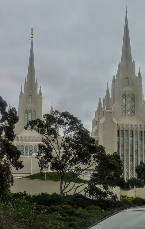 Imposing LDS Temple in San Diego, CA San Diego Lds Temple, San Diego Mission, San Diego Temple, Elegant Wedding Themes, Temple Pictures, Lds Temples, Happy Places, Temple, San Diego