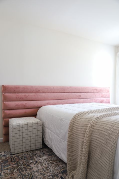 Tufted Headboard Bedroom, Girls Headboard, Diy Tufted Headboard, Diy Bed Headboard, Pink Headboard, Ideas Decoracion, Velvet Headboard, Headboard Wall, Diy Headboards