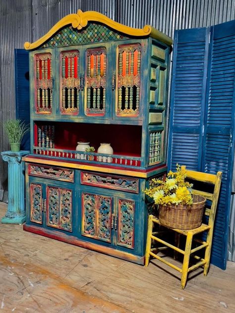 Mexican Chairs, Painted Hutch, Mexican Furniture, Painted Buffet, Furniture Upcycling, Cabinet Paint, Painted Sideboard, Painted Drawers, China Cabinets