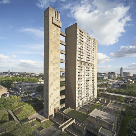 Brutalism Architecture, Old Manor, Building Photography, Tall Buildings, Corporate Image, Tower Block, Mid Century Architecture, Social Housing, Amazing Buildings