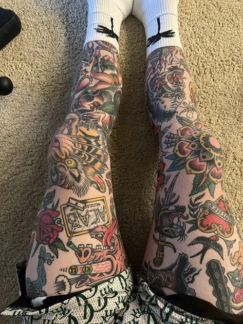 Traditional Leg Sleeve, Traditional Tattoo Knee, Traditional Tattoo Leg Sleeve, Traditional Hand Tattoo, Tramp Stamp Tattoos, Tattoo Leg, Old School Tattoo Designs, Leg Tattoo Men, Traditional Tattoo Design