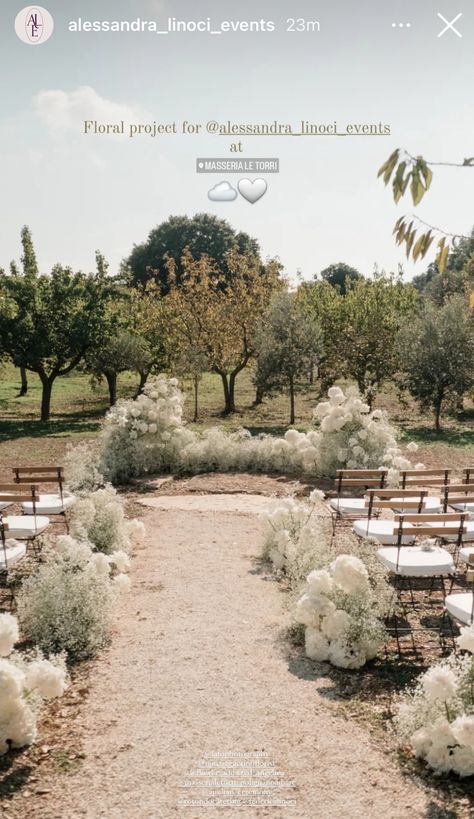 Floor Wedding Arch, Wedding Ground Arches, Curved Aisle Wedding, Wedding Ceremony Platform, Ground Arch Wedding, Ceremony Platform, Wedding Alter Flowers, Alter Flowers, Wedding Alters