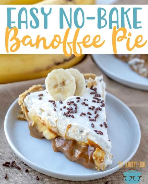 Easy No-Bake Banoffee Pie recipe from The Country Cook-  This dessert combines the best flavors to make one incredible no-bake pie! #dessert #pie Easy Banoffee Pie, Vegan Banoffee Pie, Banoffee Cake, Fusion Desserts, Bake Snacks, Banoffee Pie Recipe, Baking Recipes Pie, Dessert Pie, Blueberry Coffee Cake