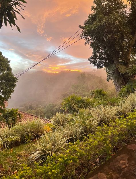 sunset picture in costa rica Costa Rica Bedroom, Tamarindo Costa Rica Aesthetic, Costa Rica Sunset, Meredith Core, Costa Rica Pacific Coast, Costa Rica Aesthetic, Costa Rica Photography, Costa Rica Retreat, Cost Rica