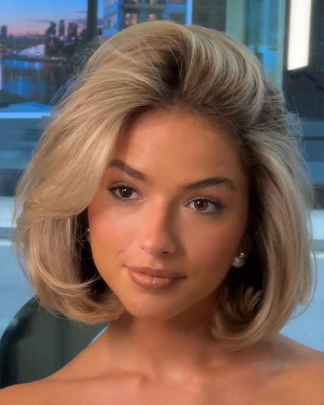 Celebrity Hair Color, Short Hair Blowout, Short Blonde Bobs, Hair Color Brands, Cute Bob, Blonde Bob Hairstyles, Wish Me Luck, Blowout Hair, Blonde Hair Looks