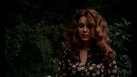 Sandra Julien as Isla in The Shiver of the Vampires, 1971 70s Vampire, Shiver Of The Vampires, Vampire Film, Film Stills, Film, Tv