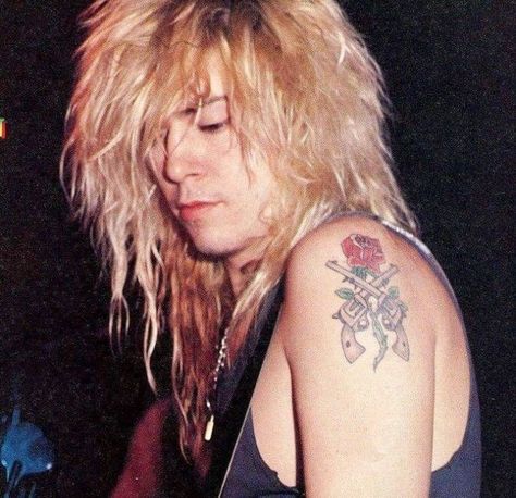 80s Tatoos, Slash Tattoo Design, 80s Rock Tattoo Ideas, Rockstar Tattoo Ideas, 80s Tattoo Ideas, Rockstar Tattoos, Axl Rose Tattoo, Rockstar Tattoo, Rock N Roll Tattoo