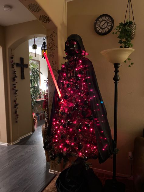 Made my first Darth Vader Xmas Tree Darth Vader Christmas Tree, Diy Cute Things, Diy Christmas Light Decorations, Christmas Light Decorations, Darth Vader Halloween, Darth Vader Christmas, Feast Ideas, Christmas Memes, Star Wars Wallpaper