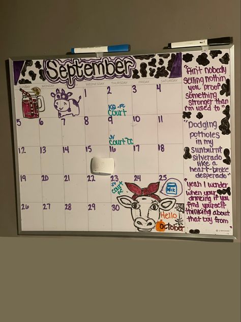 Cute Whiteboard Calendar Ideas, Whiteboard Organization, Whiteboard Planner, White Board Drawings, Calendar Doodles, Calendar Decal, Calendar Themes, Chalkboard Calendar, Dry Erase Board Calendar