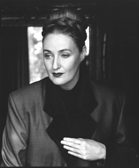 Lisa Gerrard Lisa Gerrard, Dead Can Dance, People Portraits, Female Musicians, Composers, Simply Beautiful, Beautiful Images, Pretty People, Che Guevara