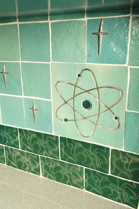 Kitchen Vintage Modern, Atomic Kitchen, Art Tiles, Retro Renovation, Dashboard Design, Kitchen Tiles Backsplash, Trendy Kitchen, Kitchen Remodeling, Bathroom Art