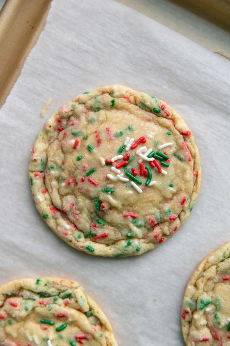 Palatable Life, Sprinkles Cookies, Graham Cracker Toffee, Easy Holiday Cookies, Christmas Confetti, Confetti Cookies, Buttery Sugar Cookies, Holiday Sugar Cookies, Cracker Toffee