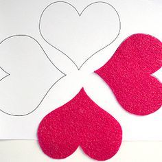 How to perfectly cut felt shapes and letters. No more fuzzy edges and wonky shapes... TUTORIAL TECHNIQUE Felt Tutorial, Felt Templates, Felt Embroidery, Wool Projects, Felting Tutorials, Felt Patterns, Wool Crafts, Felt Applique, Felt Diy