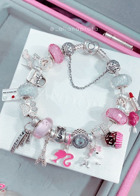 Barbie Jewerly, Body Jewelry Diy, Pandora Bracelet Charms Ideas, Pandora Bracelet Designs, Pandora Jewelry Charms, Pretty Jewelry Necklaces, Bracelet Pandora, Wrist Jewelry, Jewelry Accessories Ideas