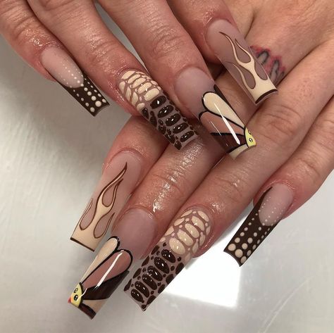 Acrylic Nail Ideas Winter, Coffin Nail Ideas Winter, Snowflake Nails Coffin, Holiday Coffin Nails, Winter Coffin Nail Ideas, Acrylic Nails Holiday, Winter Coffin Nails, Coffin Nails Fall, Coffin Nails Pink