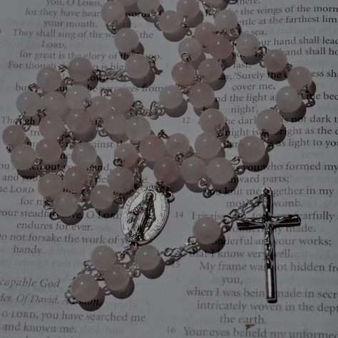 Catholic Imagery Aesthetic, Religious Aesthetic Dark, Catholism Aesthetic, Catholic Aesthetic Dark, Catholic Aesthetic Girl, Catholic School Aesthetic, Gothic Catholic Aesthetic, Roman Catholic Aesthetic, Christian Core Aesthetic