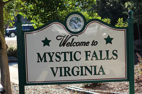 Covington/ Georgia, USA alias Mystic Falls/Virginia (known from "The Vampire Diaries") Niklaus Mikaelson Quotes, Mystic Falls Virginia, Covington Georgia, The Fallen Angel, The Vampire Diaries 3, Vampire Diaries Wallpaper, Jack Avery, Corbyn Besson, Mystic Falls