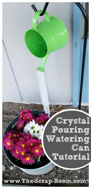 Here's a garden feature that is bound to add some sparkle to your yard! This "Crystal Pouring" watering can also makes a great, and inexpensive, handmade gift. Get the tutorial here! Watering Can With Beads, Crystal Garland, Sprinkle Shower, Watering Cans, Diy Outdoor Decor, Boss Girl, Upcycle Projects, Crafting Ideas, Diy Garden Decor