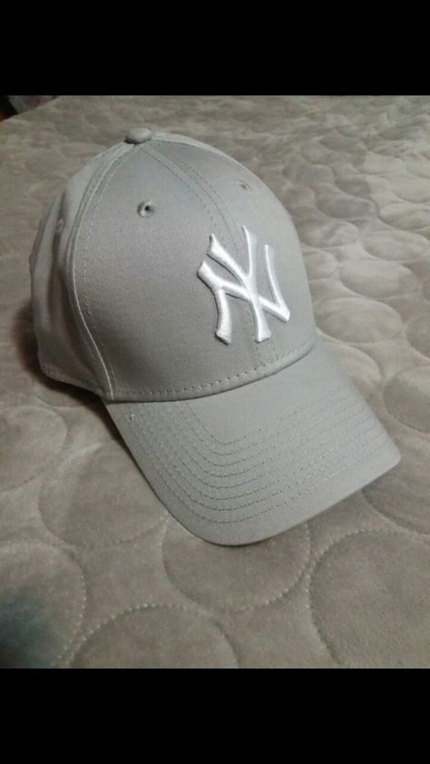 Grey Ny Cap Outfit, Ny Cap Outfit, Ny Cap, Ny Hat, Trendy Caps, Cap Outfit, Gray Cap, Aesthetic Y2k, Birthday Board