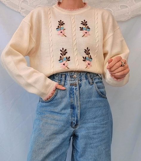 Embroidered Sweater Outfit, Flower Sweater Outfit, Floral Sweater Outfit, Cottagecore Winter Outfits, Grandma Sweaters, Vintage Sweater Outfit, Grandma Clothes, Vintage Hearts, Cottagecore Sweater