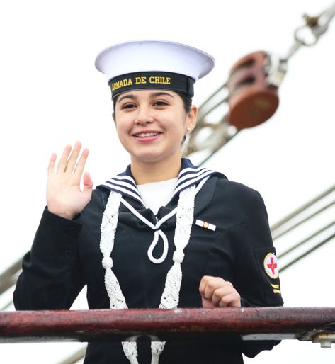 Chile navy woman Naval Uniform, Black Dress Red Carpet, Female Warriors, Navy Sailor, Head Scarf Styles, Army Women, Military Officer, Military Girl, Military Uniforms