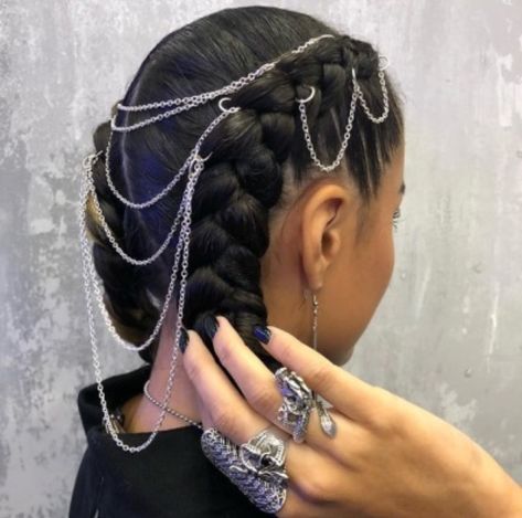 Braided Updo Wedding, Hair Chains, Glamorous Hair, Holiday Hairstyles, Hair Rings, Hair Reference, Everyday Hairstyles, Mode Inspo, Girls Hair Accessories