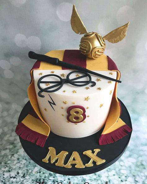 Tort Harry Potter, Harry Potter Motto Party, Baby Harry Potter, Harry Potter Desserts, Gateau Harry Potter, Harry Potter Theme Birthday, Cumpleaños Harry Potter, Harry Potter Birthday Cake, Glume Harry Potter