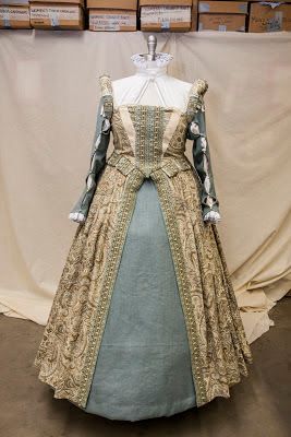 Court Gown, Tudor Gown, Tudor Dress, Tudor Fashion, Tudor Costumes, Medieval Gown, Fest Outfits, Century Dress, Period Dress