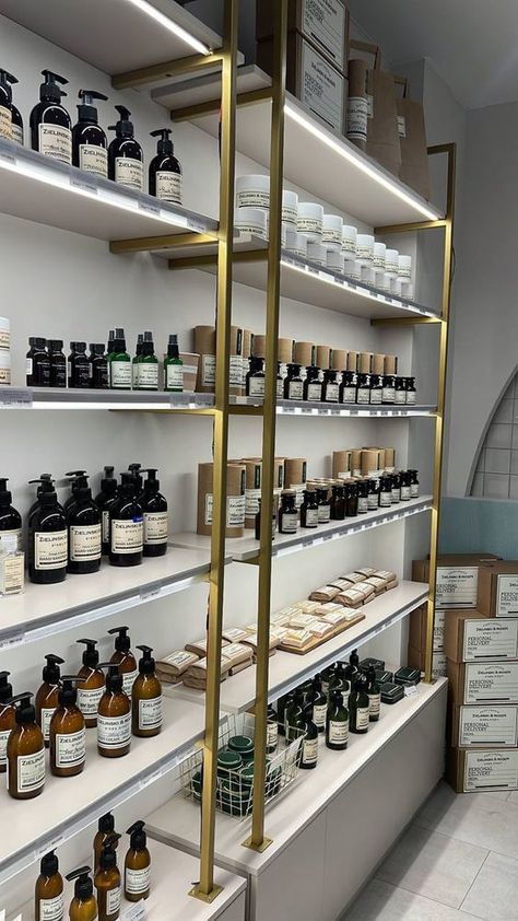 Beauty Concept Store, Perfume Business Aesthetic, Perfume Store Design, Store Counter Design, Esthetician Room Decor, Fragrance Store, Retail Store Interior Design, Skincare Store, Business Branding Inspiration