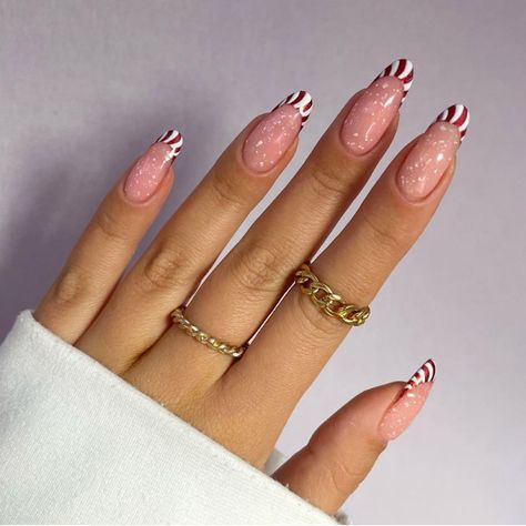 Cute Christmas Nails, French Nail Art, Nail Design Inspiration, Holiday Nail Art, Festival Nails, Xmas Nails, Christmas Nail Designs, Christmas 2022, Classy Nails