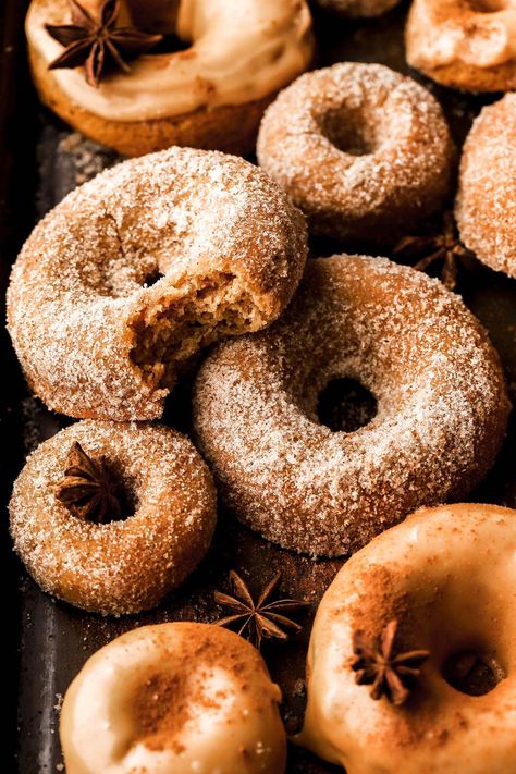 Chai Spiced Apple Cider Donuts - Baran Bakery Winter Baking Recipes, Breakfast Dessert Recipes, Fruity Dessert, Apple Cider Donuts Baked, Winter Dessert Recipes, Winter Baking, Homemade Apple Cider, Apple Cider Caramels, Caramel Recipes Sauce