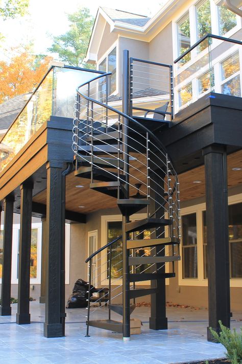 Outdoor Deck Stairs, Rooftop Deck Stairs, Staircase Outside The House, Balcony Stairs, Outside Stairs To Second Floor Entrance, Deck With Stairs, Stairs Outdoor, Balcony Stairs Outdoor, Terrace Stairs Outdoor