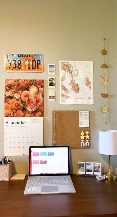 Above Desk Decor Ideas, Study Desk Wall Decor Aesthetic, Above Desk Decor College, Boho Minimalist Dorm Room, The Art Of Noticing Aesthetic, Above The Desk Wall Decor, Clean Desk Inspiration, Desk Wall Art, Desk Collage Wall