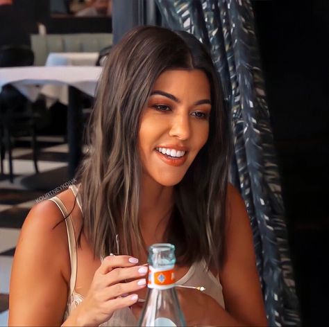 Kourtney Kardashian Short Hair 2022, Kourtney Kardashian Hair Color, Kourtney Kardashian Hair Short, Kourtney Kardashian Bob, Kourtney Kardashian Short Hair, Kardashian Hair Color, Kourtney Kardashian Hair, Mom Haircuts, Kardashian Hair