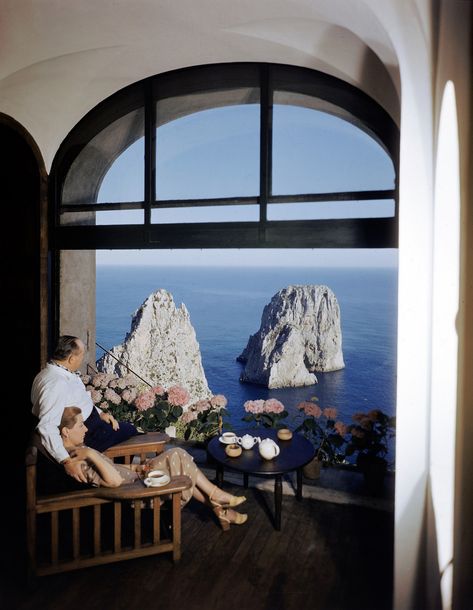 Capri, Italy in 15 vintage vacation photos: From the 1950s to the 1980s | Vogue Paris Capri Italia, Travel Romance, Lee Radziwill, Italian Vacation, Italian Riviera, Capri Italy, Slim Aarons, Vintage Italy, Vacation Photos