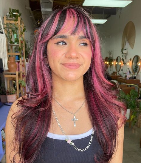 Karen Martinez • Houston Hairstylist | Pink Chunky Highlights 💕 • • #chunkyhighlights #pinkhair #pinkhighlights #houstonhair #houstonhairstylist #beforeandafterhair… | Instagram Pink Chunky Highlights, Pink Hair Highlights, Pink Short Hair, Light Pink Hair, Split Dyed Hair, Pink Hair Dye, Chunky Highlights, Hot Haircuts, Peekaboo Hair