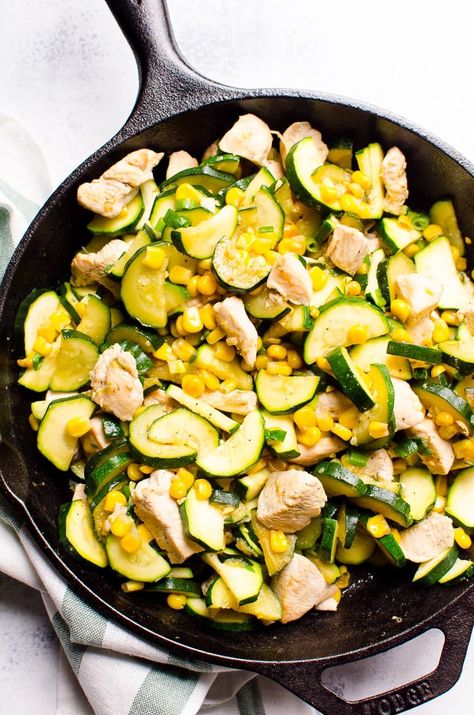 This Garlic Chicken Zucchini and Corn Recipe is a 20 minute weeknight dinner that was inspired by my Ukrainian roots. Low carb, easy and one pan deliciousness! Pancakes Low Carb, Low Carb Spaghetti, Zucchini Corn, Zucchini Recipes Healthy, Meal Box, Chicken Recipes Video, Chicken Zucchini, Healthy Weeknight Dinners, Corn Recipe