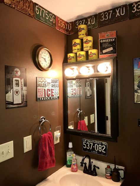 Garage Bathroom Decor, Diner Bathroom Ideas, Car Theme Bathroom Ideas, Mechanic Shop Bathroom Ideas, Auto Body Shop Ideas, Mechanic Waiting Room Ideas, Car Themed Bathroom, Mechanic Bathroom, Mancave Bathroom Ideas