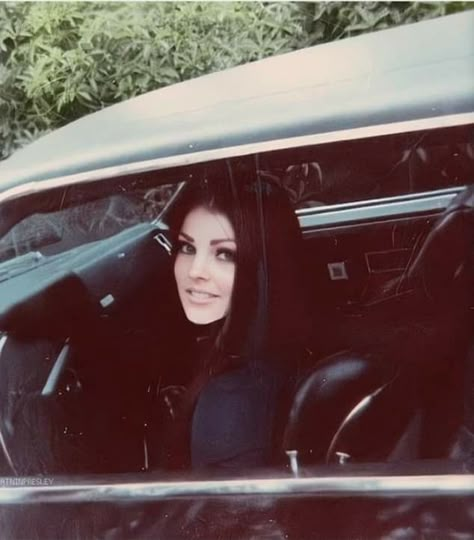 Pricillia Presley, Percilla Presley Aesthetic, Priscilla Presley Aesthetic, Percilla Presley, Pricilla Presley Iconic Outfits, Priscilla Presley Coquette, Priscilla Film Aesthetic, Priscilla Presley In High School, Young Priscilla Presley