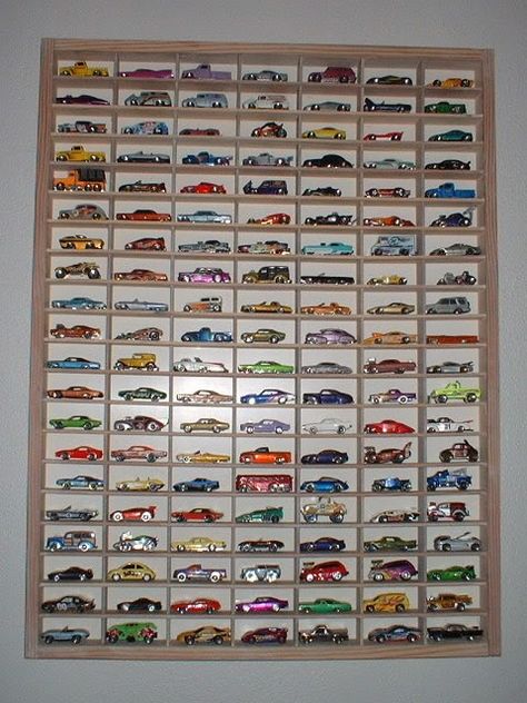 When your son gets older and doesn't want to play with them anymore this is a neat idea Hot Wheels Storage, Hot Wheels Display, Car Wheels Diy, Wheel Craft, Toy Display, Matchbox Cars, Toy Rooms, Big Boy Room, Hot Wheels Cars