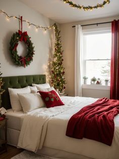 Christmas Bedroom Decor Ideas, Christmas Bedroom Decor, Hanging String Lights, Winter Bedroom, Earthy Bedroom, Green Throw, Bedroom Red, Christmas Decorations Bedroom, Green Throw Pillows