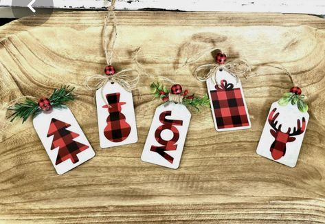 Market Crafts, Tag Ornaments, Country Christmas Ornaments, Holiday Crafts Gifts, Christmas Gift Tags Diy, Christmas Craft Show, Easy Ornaments, Christmas Country, Ornament Tags