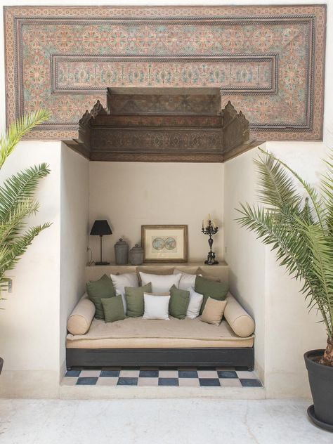 Morroco Minimalist, Morocco Style Interior, Moroccan Riad Interior, Riad Kitchen, Morroco Interior Design, Morroco Style, Moroccan Riad Courtyards, Morroco Architecture, Moroccan Exterior