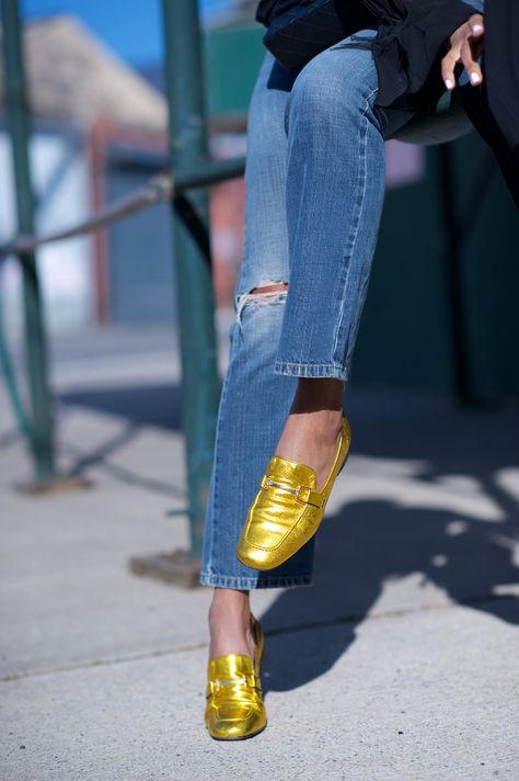 topshop metallic loafers Gold Loafers Outfit, Gold Oxford Shoes, How To Wear Loafers, Silver Loafers, Gold Loafers, Metallic Loafers, Oxford Shoes Outfit, Loafers Outfit, Metal Clothing