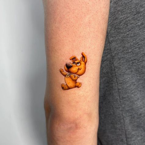 Scooby-Doo ⚡️🐕 . . . #dogtattoo #scoobydootattoo #scooby #scoobydoo #pettattoo #animaltattoo #cartoontattoo #minimaltattoo #cutetattoo | Instagram Scooby Doo Tattoo, Scrappy Doo, Cartoon Tattoos, Dog Tattoo, Tattoo Ink, Minimal Tattoo, Piercing Tattoo, Animal Tattoos, Life Tattoos