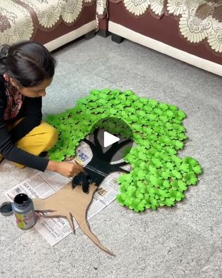 Tree Making With Paper, 3d Tree On Wall Classroom, Paper Tree Classroom, Paper Tree Craft, How To Make Trees, Clothes Tree, Cardboard Tree, Dates Tree, Tree Cut Out