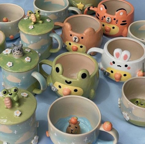 Ghibli Mug, Sculpture Art Clay, Tanah Liat, Clay Diy Projects, Clay Mugs, Handmade Decor, Pottery Crafts, Diy Pottery, Ceramics Pottery Art